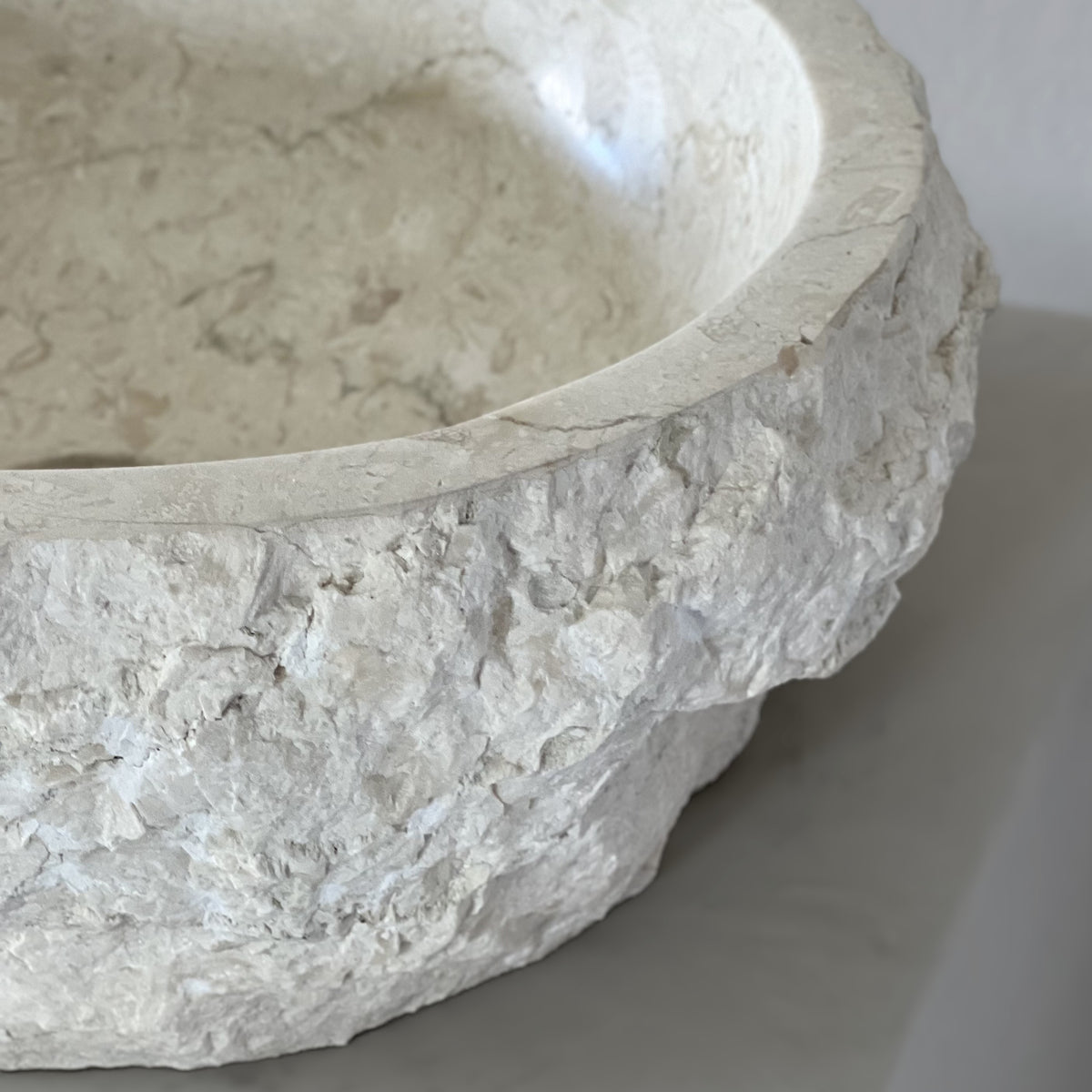 Kreminio Marmuro Praustuvas SANTORINI CREAM S NR. 025